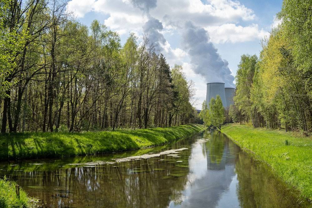 Jakie sankcje grożą za brak pomiarów emisji gazów i pyłów oraz niezgodność z normami? – Poradnik