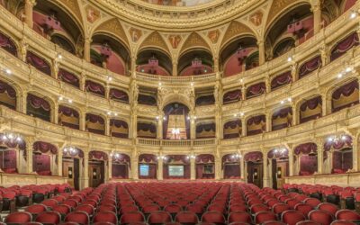 Teatralna Warszawa — jak zaplanować wieczór ze spektaklem w stolicy?